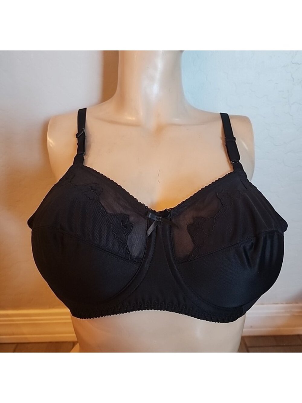 Bali Bra 38B Black Underwire Unlined 0180